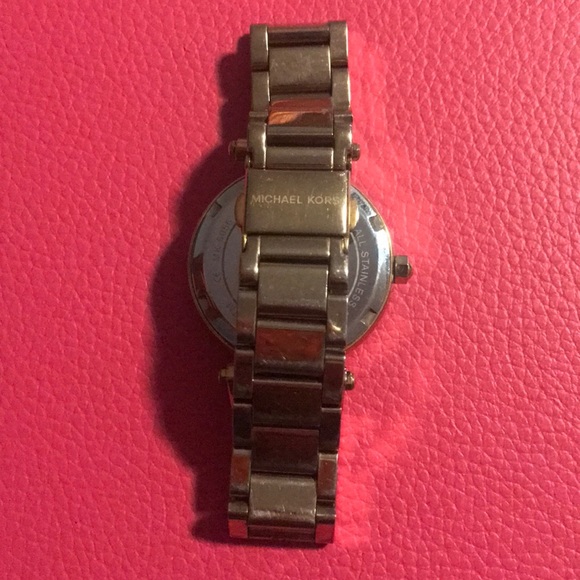 Michael Kors Watch💛 - Picture 8 of 8
